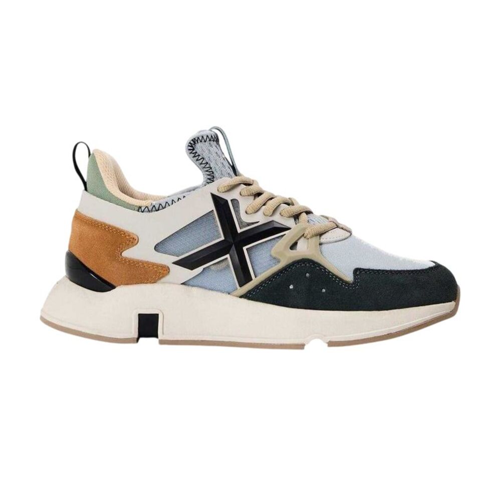 Munich Mens Clik Suede Sneakers / White/Gray